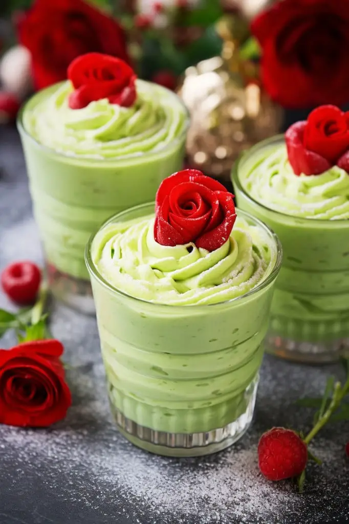 grinch green cupcakes