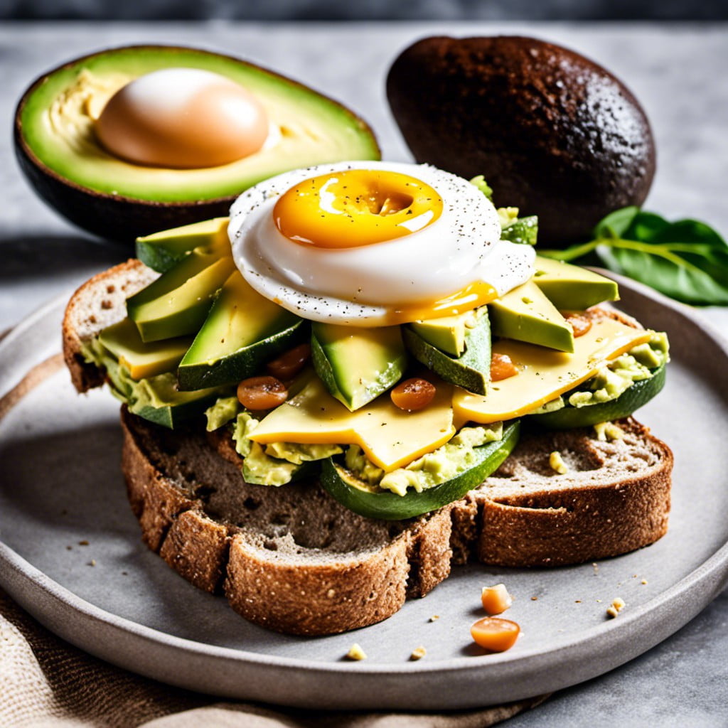avocado and egg sandwich