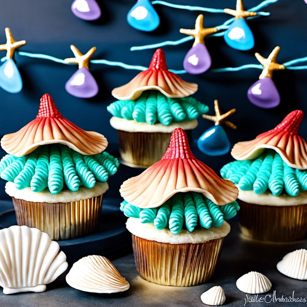 clam shell cupcakes