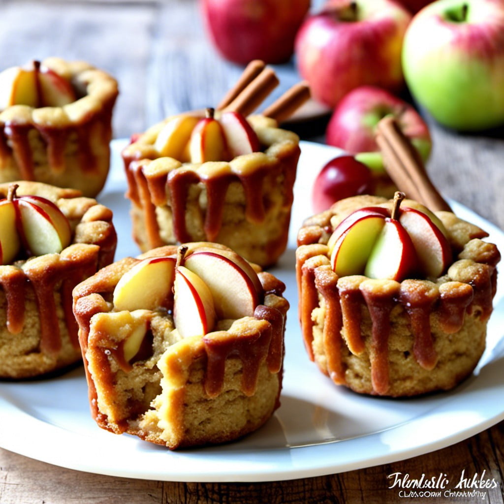 mini apple cakes